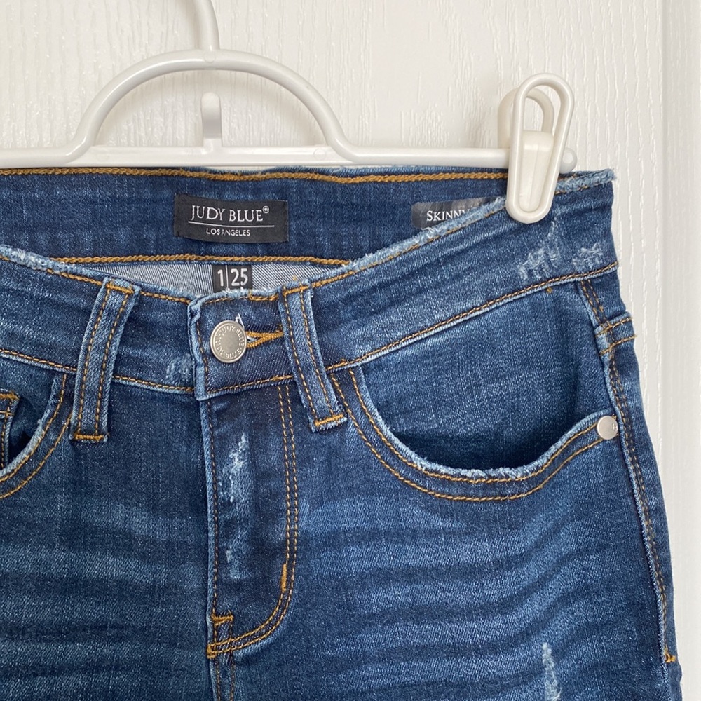 NWOT Judy Blue Distressed Skinny Jeans